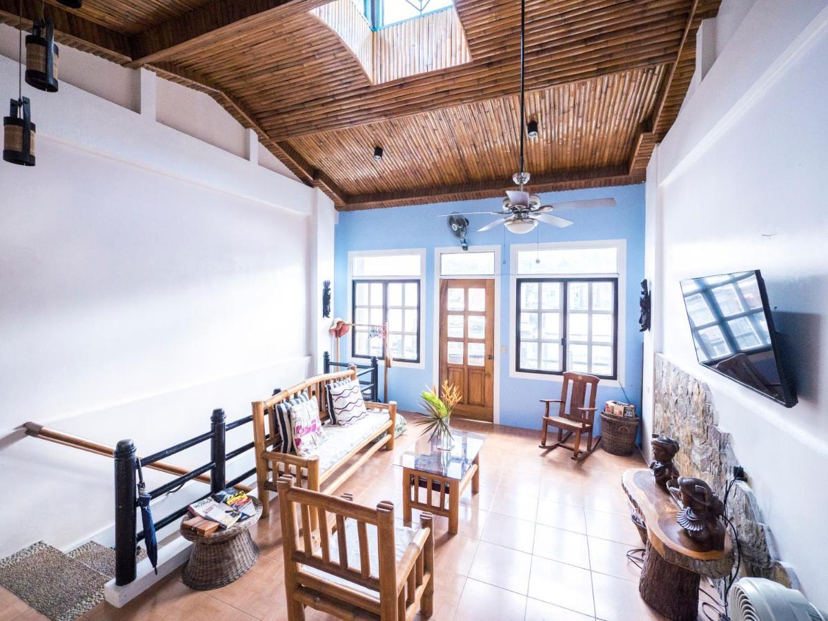 Stone Creek House Panzió Romblon Kültér fotó