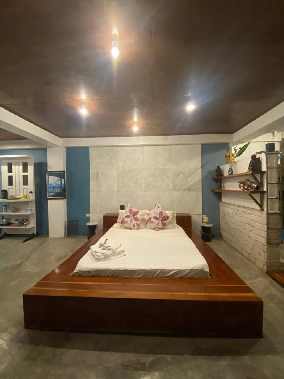 Stone Creek House Panzió Romblon Kültér fotó